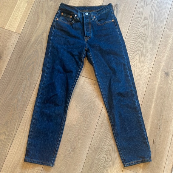 Levis 501 NWOT size 24x28 - Picture 1 of 4